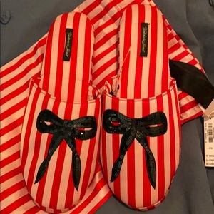 NWT Victoria’s Secret slippers